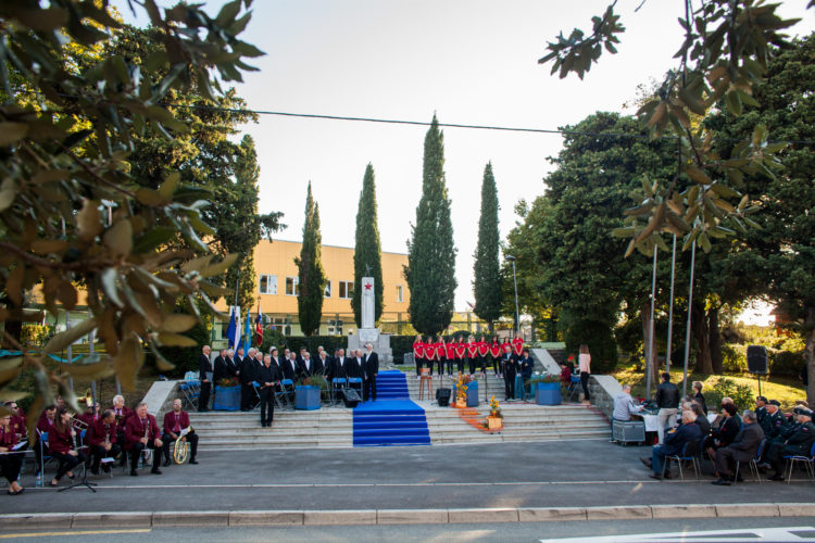 Rezultat iskanja slik za praznik pobegi ÄeÅ¾arji